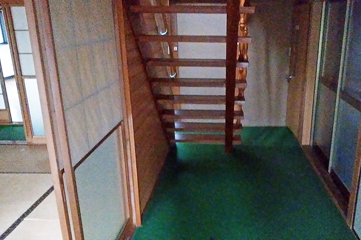 S様邸中古住宅リフォーム前（階段）